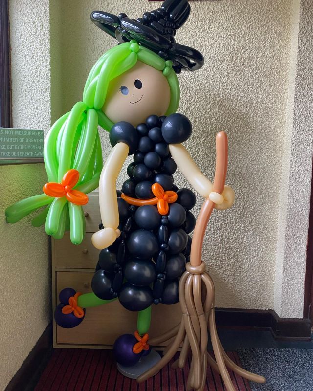 Did you know I do balloons? 

Made this witch for my mums porch for Halloween. 

Find all my balloon creations on my business account @bestdayeverballoonsuk 

#balloons #balloondecor #balloonwitch