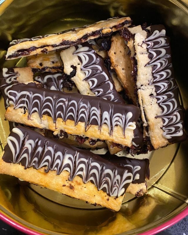 Week two technical done. Garibaldis. Not any of the variety of other names I’ve called them. Don’t know why I can’t remember the name of them. 

#gbbo #gbbobakealong #gbbotechnicalchallenge #garibaldi #prueleith
